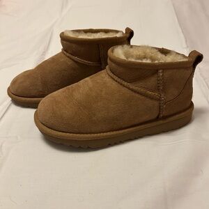 Ugg girls mini boots